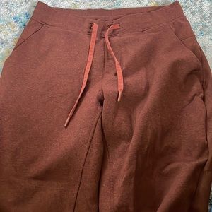 Men’s LuLu Lemon Sweatpants Medium